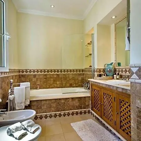 Vale Do Lobo Sleeps 10 Pool Air Con Wifi Vila *