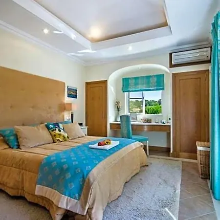Vale Do Lobo Sleeps 10 Pool Air Con Wifi